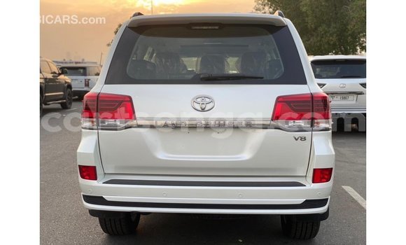 Nunua Imported Toyota Land Cruiser White Gari ndani ya Import - Dubai nchini Hhohho Nunua Imported Toyota Land Cruiser White Gari ndani ya Import - Dubai nchini Hhohho