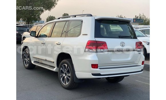 Nunua Imported Toyota Land Cruiser White Gari ndani ya Import - Dubai nchini Hhohho Nunua Imported Toyota Land Cruiser White Gari ndani ya Import - Dubai nchini Hhohho