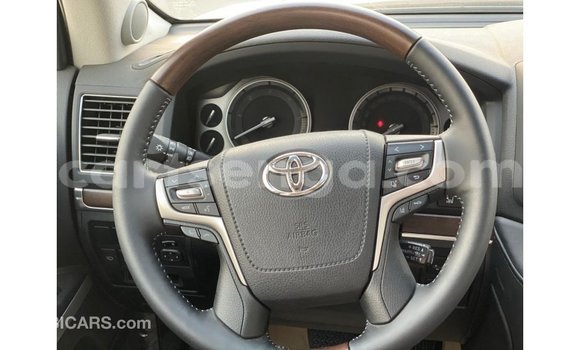 Nunua Imported Toyota Land Cruiser White Gari ndani ya Import - Dubai nchini Hhohho Nunua Imported Toyota Land Cruiser White Gari ndani ya Import - Dubai nchini Hhohho