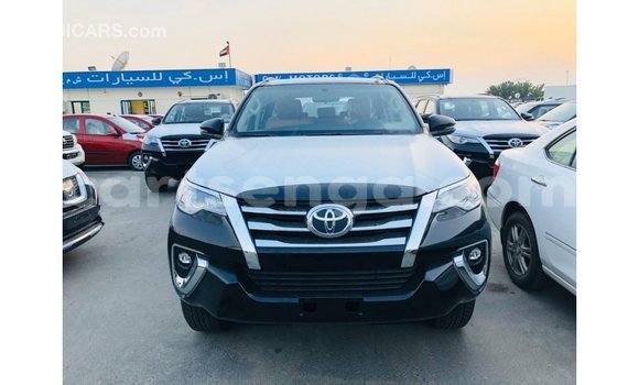 Nunua Imported Toyota Fortuner Black Gari ndani ya Import - Dubai nchini Hhohho Nunua Imported Toyota Fortuner Black Gari ndani ya Import - Dubai nchini Hhohho