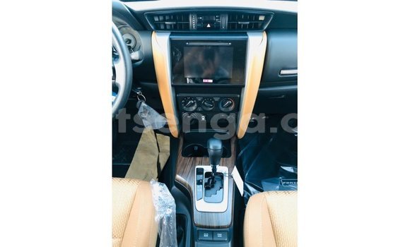 Nunua Imported Toyota Fortuner Black Gari ndani ya Import - Dubai nchini Hhohho Nunua Imported Toyota Fortuner Black Gari ndani ya Import - Dubai nchini Hhohho