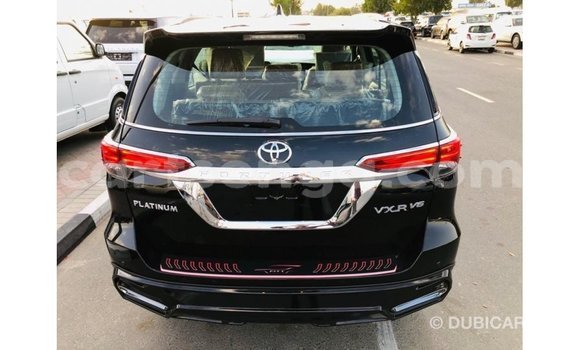 Acheter Import Voiture Toyota Fortuner Noir à Import - Dubai, Hhohho Acheter Import Voiture Toyota Fortuner Noir à Import - Dubai, Hhohho