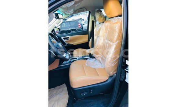 Acheter Import Voiture Toyota Fortuner Noir à Import - Dubai, Hhohho Acheter Import Voiture Toyota Fortuner Noir à Import - Dubai, Hhohho
