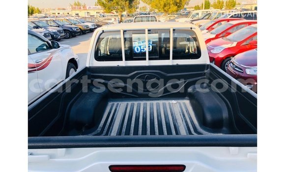 Nunua Imported Toyota Hilux White Gari ndani ya Import - Dubai nchini Hhohho Nunua Imported Toyota Hilux White Gari ndani ya Import - Dubai nchini Hhohho