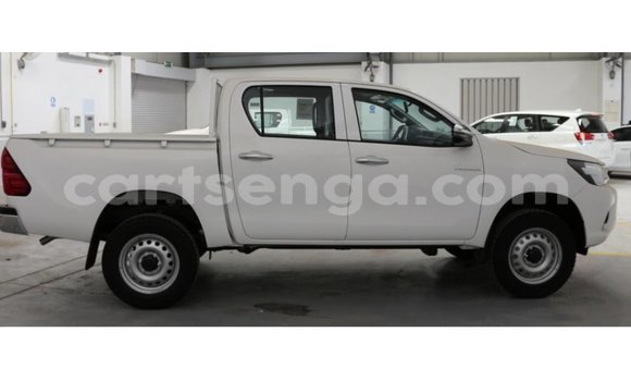 Acheter Import Voiture Toyota Hilux Blanc à Import - Dubai, Hhohho Acheter Import Voiture Toyota Hilux Blanc à Import - Dubai, Hhohho
