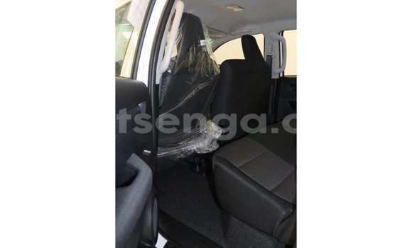 Acheter Import Voiture Toyota Hilux Blanc à Import - Dubai, Hhohho Acheter Import Voiture Toyota Hilux Blanc à Import - Dubai, Hhohho