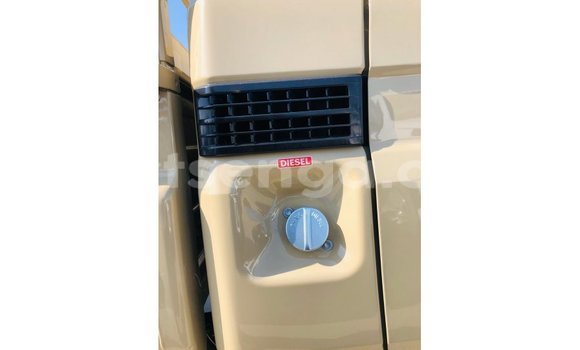 Nunua Imported Toyota Land Cruiser Beige Gari ndani ya Import - Dubai nchini Hhohho Nunua Imported Toyota Land Cruiser Beige Gari ndani ya Import - Dubai nchini Hhohho