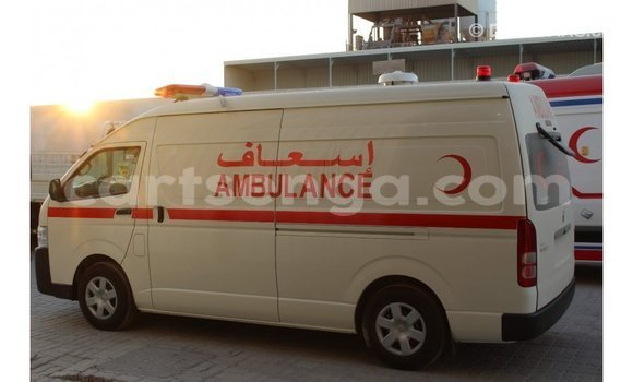 Nunua Imported Toyota Hiace White Gari ndani ya Import - Dubai nchini Hhohho Nunua Imported Toyota Hiace White Gari ndani ya Import - Dubai nchini Hhohho