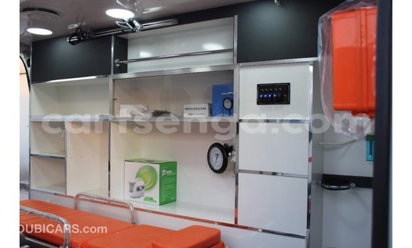 Nunua Imported Toyota Hiace White Gari ndani ya Import - Dubai nchini Hhohho Nunua Imported Toyota Hiace White Gari ndani ya Import - Dubai nchini Hhohho