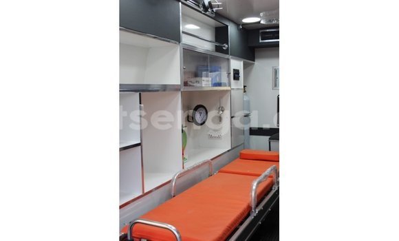 Nunua Imported Toyota Hiace White Gari ndani ya Import - Dubai nchini Hhohho Nunua Imported Toyota Hiace White Gari ndani ya Import - Dubai nchini Hhohho