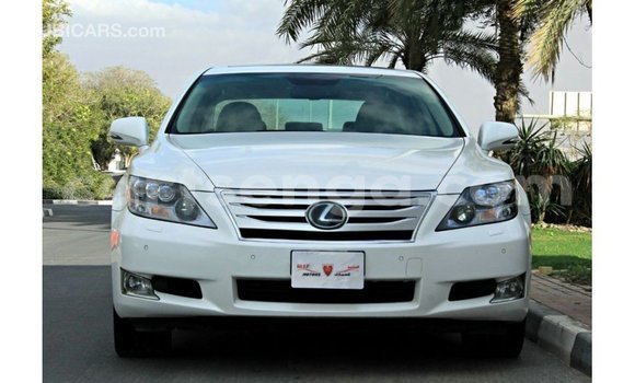 Acheter Import Voiture Lexus LS Blanc à Import - Dubai, Hhohho Acheter Import Voiture Lexus LS Blanc à Import - Dubai, Hhohho