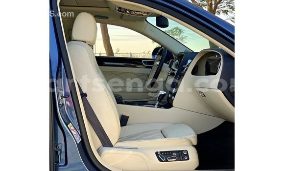 Acheter Import Voiture Bentley Continental Flying Spur Bleu à Import - Dubai, Hhohho Acheter Import Voiture Bentley Continental Flying Spur Bleu à Import - Dubai, Hhohho