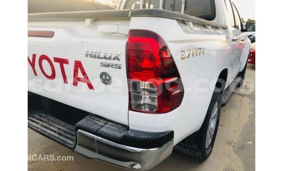 Acheter Import Voiture Toyota Hilux Blanc à Import - Dubai, Hhohho Acheter Import Voiture Toyota Hilux Blanc à Import - Dubai, Hhohho