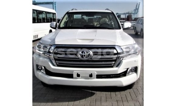 Buy Import Toyota Land Cruiser White Car in Import - Dubai in Hhohho