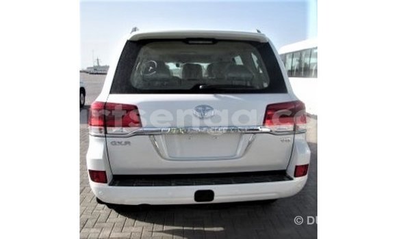Acheter Import Voiture Toyota Land Cruiser Blanc à Import - Dubai, Hhohho Acheter Import Voiture Toyota Land Cruiser Blanc à Import - Dubai, Hhohho
