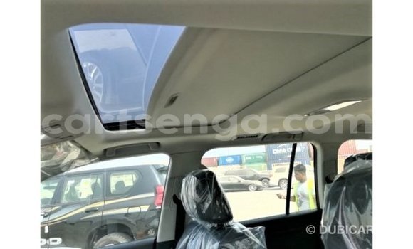 Acheter Import Voiture Toyota Land Cruiser Blanc à Import - Dubai, Hhohho Acheter Import Voiture Toyota Land Cruiser Blanc à Import - Dubai, Hhohho