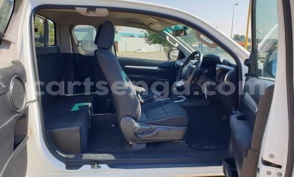 Buy Used Toyota Hilux White Car in Import - Dubai in Hhohho Buy Used Toyota Hilux White Car in Import - Dubai in Hhohho