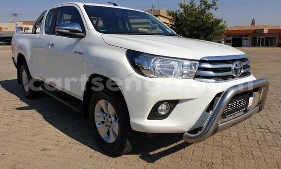 Buy Used Toyota Hilux White Car in Import - Dubai in Hhohho Buy Used Toyota Hilux White Car in Import - Dubai in Hhohho
