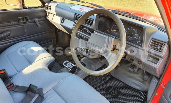 Nunua Ilio tumika Toyota Hilux Red Gari ndani ya Ezulwini nchini Hhohho Nunua Ilio tumika Toyota Hilux Red Gari ndani ya Ezulwini nchini Hhohho