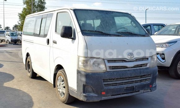 Nunua Imported Toyota Hiace White Gari ndani ya Import - Dubai nchini Hhohho Nunua Imported Toyota Hiace White Gari ndani ya Import - Dubai nchini Hhohho