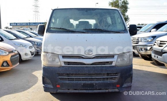 Nunua Imported Toyota Hiace White Gari ndani ya Import - Dubai nchini Hhohho Nunua Imported Toyota Hiace White Gari ndani ya Import - Dubai nchini Hhohho
