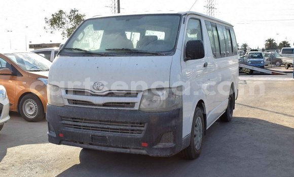 Nunua Imported Toyota Hiace White Gari ndani ya Import - Dubai nchini Hhohho Nunua Imported Toyota Hiace White Gari ndani ya Import - Dubai nchini Hhohho
