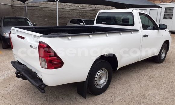 Nunua Ilio tumika Toyota Hilux White Gari ndani ya Mbabane nchini Manzini Nunua Ilio tumika Toyota Hilux White Gari ndani ya Mbabane nchini Manzini