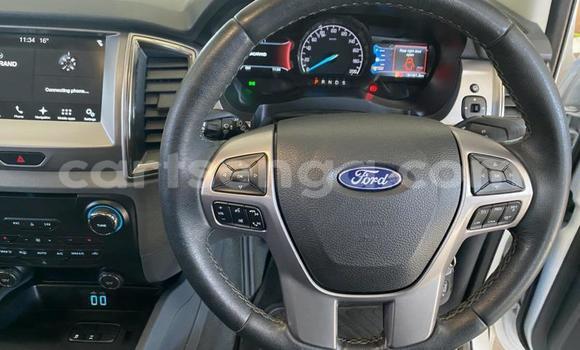 Acheter Occasion Voiture Ford Everest Blanc à Sidvokodvo, Manzini Acheter Occasion Voiture Ford Everest Blanc à Sidvokodvo, Manzini