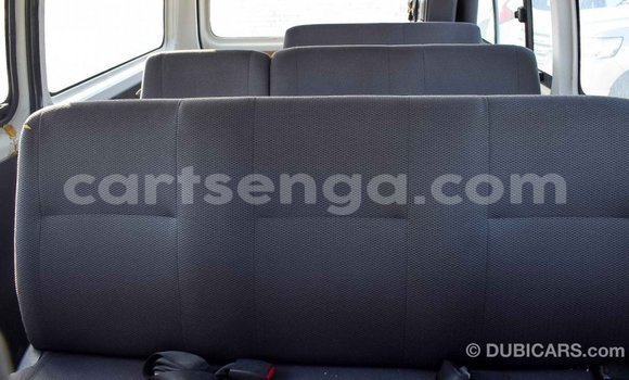 Nunua Imported Toyota Hiace White Gari ndani ya Import - Dubai nchini Hhohho Nunua Imported Toyota Hiace White Gari ndani ya Import - Dubai nchini Hhohho
