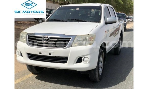 Nunua Imported Toyota Hilux White Gari ndani ya Import - Dubai nchini Hhohho