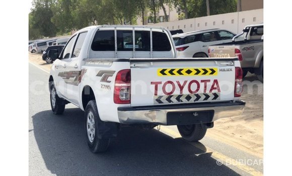 Nunua Imported Toyota Hilux White Gari ndani ya Import - Dubai nchini Hhohho Nunua Imported Toyota Hilux White Gari ndani ya Import - Dubai nchini Hhohho