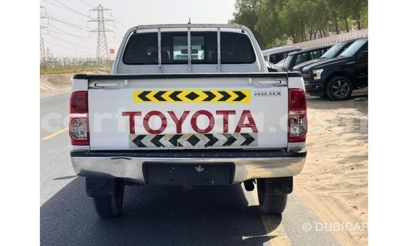 Nunua Imported Toyota Hilux White Gari ndani ya Import - Dubai nchini Hhohho Nunua Imported Toyota Hilux White Gari ndani ya Import - Dubai nchini Hhohho