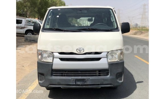 Nunua Imported Toyota Hiace White Gari ndani ya Import - Dubai nchini Hhohho Nunua Imported Toyota Hiace White Gari ndani ya Import - Dubai nchini Hhohho