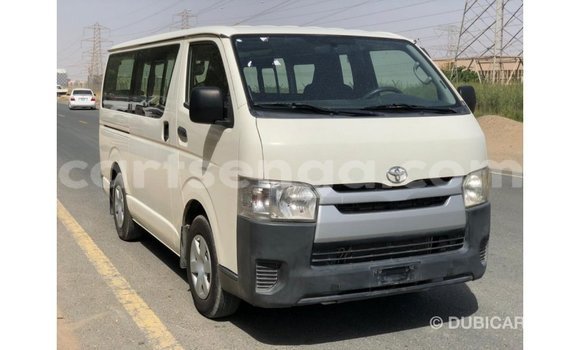 Nunua Imported Toyota Hiace White Gari ndani ya Import - Dubai nchini Hhohho Nunua Imported Toyota Hiace White Gari ndani ya Import - Dubai nchini Hhohho