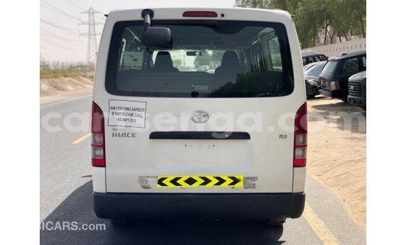 Nunua Imported Toyota Hiace White Gari ndani ya Import - Dubai nchini Hhohho Nunua Imported Toyota Hiace White Gari ndani ya Import - Dubai nchini Hhohho