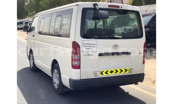 Nunua Imported Toyota Hiace White Gari ndani ya Import - Dubai nchini Hhohho Nunua Imported Toyota Hiace White Gari ndani ya Import - Dubai nchini Hhohho