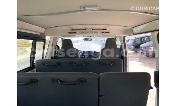Nunua Imported Toyota Hiace White Gari ndani ya Import - Dubai nchini Hhohho Nunua Imported Toyota Hiace White Gari ndani ya Import - Dubai nchini Hhohho