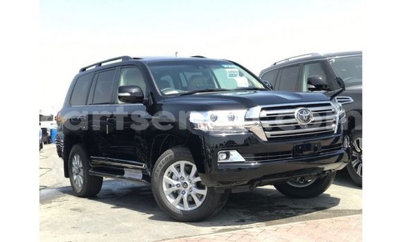 Nunua Imported Toyota Land Cruiser Black Gari ndani ya Import - Dubai nchini Hhohho Nunua Imported Toyota Land Cruiser Black Gari ndani ya Import - Dubai nchini Hhohho