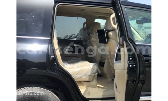 Nunua Imported Toyota Land Cruiser Black Gari ndani ya Import - Dubai nchini Hhohho Nunua Imported Toyota Land Cruiser Black Gari ndani ya Import - Dubai nchini Hhohho