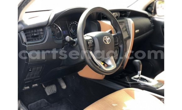 Nunua Imported Toyota Fortuner White Gari ndani ya Import - Dubai nchini Hhohho Nunua Imported Toyota Fortuner White Gari ndani ya Import - Dubai nchini Hhohho