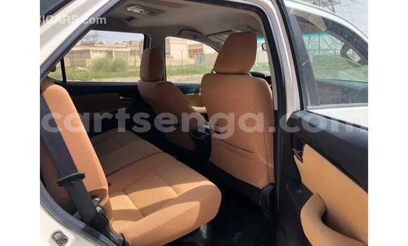 Nunua Imported Toyota Fortuner White Gari ndani ya Import - Dubai nchini Hhohho Nunua Imported Toyota Fortuner White Gari ndani ya Import - Dubai nchini Hhohho