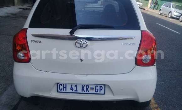 Acheter Occasion Voiture Toyota Yaris Blanc à Ezulwini, Hhohho Acheter Occasion Voiture Toyota Yaris Blanc à Ezulwini, Hhohho