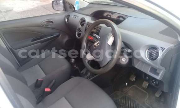 Acheter Occasion Voiture Toyota Yaris Blanc à Ezulwini, Hhohho Acheter Occasion Voiture Toyota Yaris Blanc à Ezulwini, Hhohho