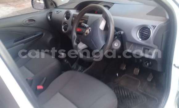 Acheter Occasion Voiture Toyota Yaris Blanc à Ezulwini, Hhohho Acheter Occasion Voiture Toyota Yaris Blanc à Ezulwini, Hhohho