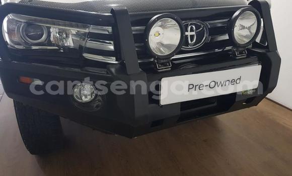 Nunua Ilio tumika Toyota Hilux White Gari ndani ya Manzini nchini Manzini Nunua Ilio tumika Toyota Hilux White Gari ndani ya Manzini nchini Manzini