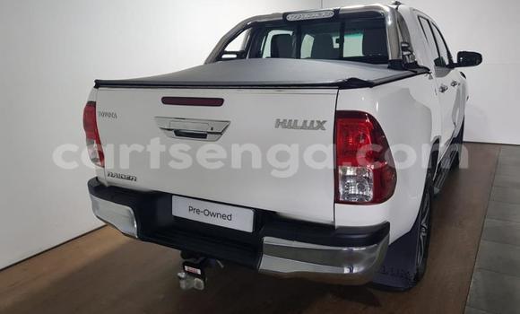 Nunua Ilio tumika Toyota Hilux White Gari ndani ya Manzini nchini Manzini Nunua Ilio tumika Toyota Hilux White Gari ndani ya Manzini nchini Manzini