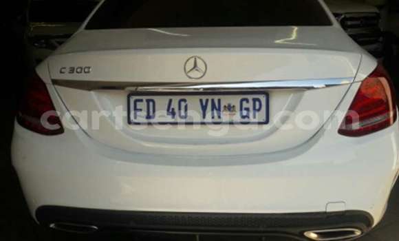 Buy Used Mercedes‒Benz CLK–Class White Car in Ezulwini in Hhohho Buy Used Mercedes‒Benz CLK–Class White Car in Ezulwini in Hhohho