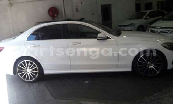 Acheter Occasion Voiture Mercedes‒Benz CLK–Class Blanc à Ezulwini, Hhohho Acheter Occasion Voiture Mercedes‒Benz CLK–Class Blanc à Ezulwini, Hhohho