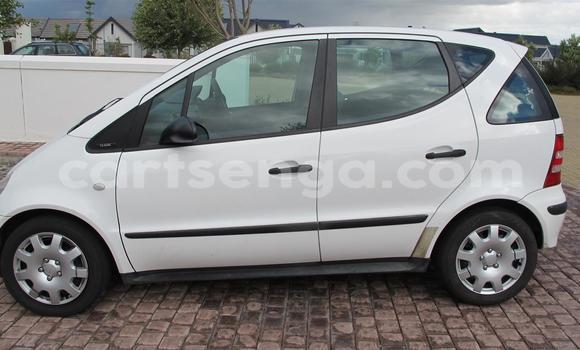 Buy Used Mercedes‒Benz 200 White Car in Ezulwini in Hhohho Buy Used Mercedes‒Benz 200 White Car in Ezulwini in Hhohho