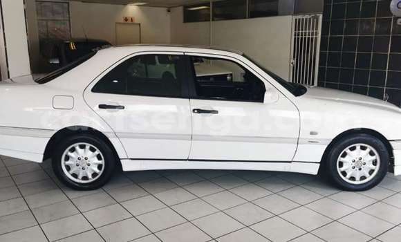 Acheter Occasion Voiture Mercedes‒Benz CLS–Class Blanc à Ezulwini, Hhohho Acheter Occasion Voiture Mercedes‒Benz CLS–Class Blanc à Ezulwini, Hhohho